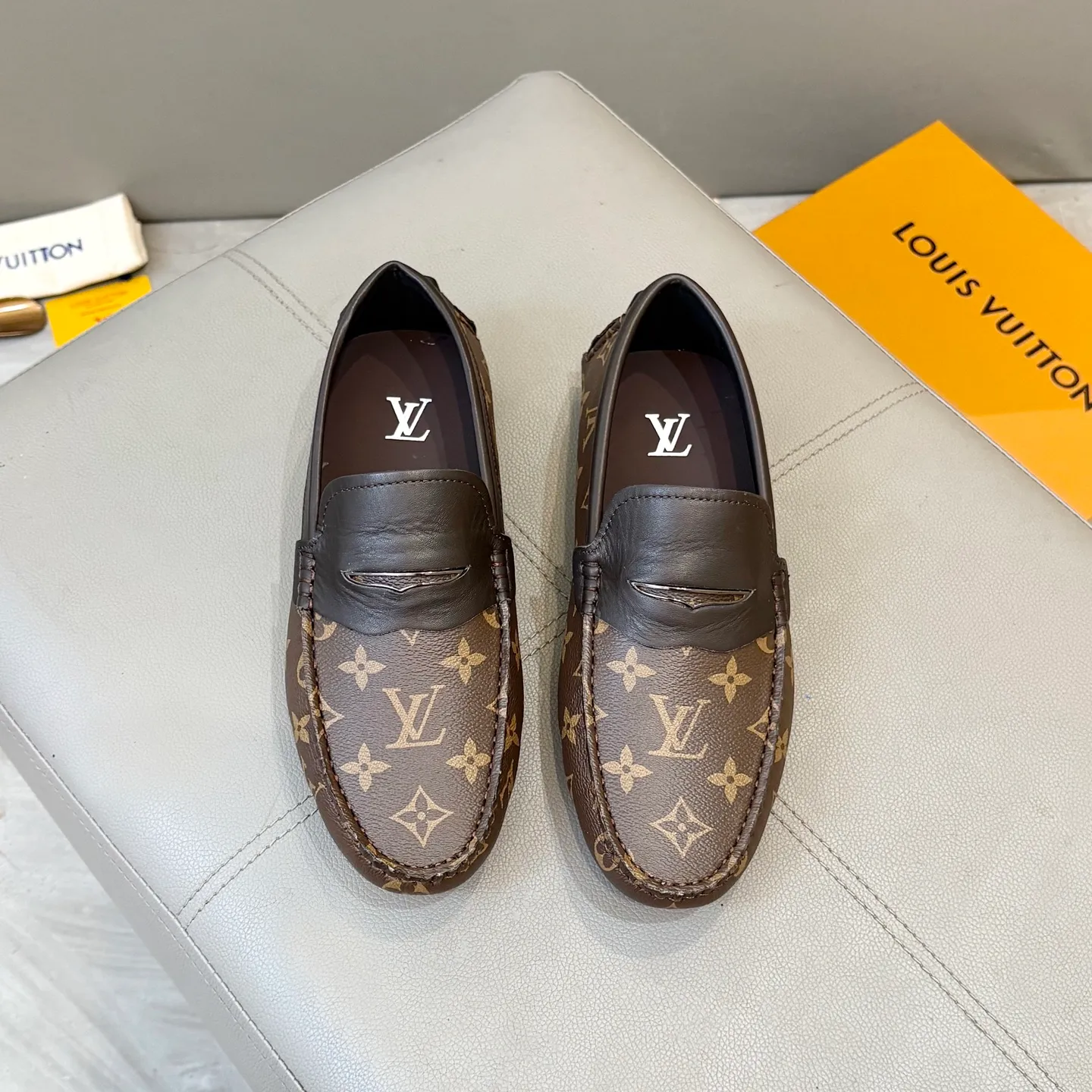 Factory price: 460💰LV men's beanie shoes 2025 official website synchronization <market top version> imported first layer old flower leather/embossed ➕ black cowhide original packaging. Size 38-45